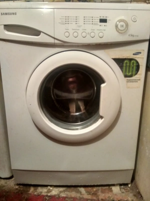 Продаю стиральную  машинку  автомат  б/у  Самсунг  4,5 кг