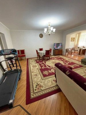 3-комнатная квартира на ул. С. Азимова (ориентир - ГУВД, "Efendi")...