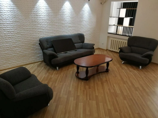 2-комнатная квартира (68 кв.м, спецплан) на метро Космонавтов...