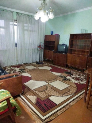 Продаётся 2х комнатная на Дружбе народов