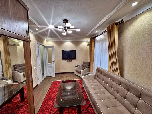 Массив; Ялангач. (Эко- Базар). Евро- Ремонт.