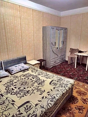 Массив: Фируза. (Эко-Базар, кафе: Сагдиана). 1 комнатная.