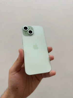 iPhone 15 256GB Green