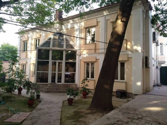 Сдаётся в аренду дом под офис (720 кв.м) на ул. Мухаммада Юсуфа...