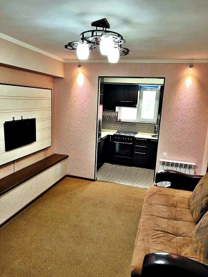 Ц- 5. (метро: Минор). Евро- квартира в Центре Города.